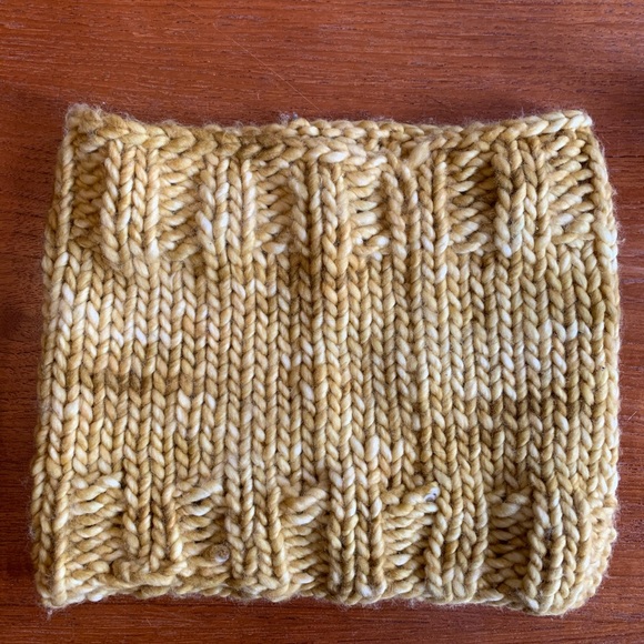 Handknit merino cowl - Picture 2 of 2